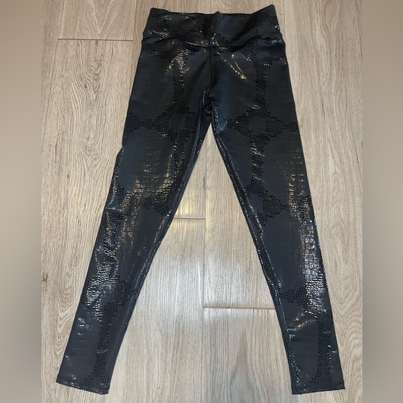 Faux Leather Leggings - Picture 2 of 2